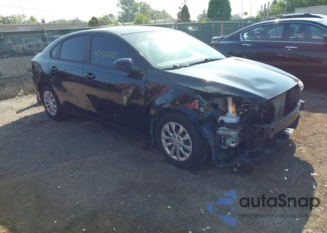 2021 Kia Forte Fe/Lxs z USA, uszkodzony, nr VIN 3KPF24AD6ME368130